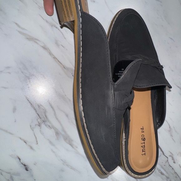 Indigo Women's Black Mules with Braided Detail size 8 - Picture 10 of 13